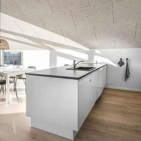 Gorgeous In With House A Panoramic View