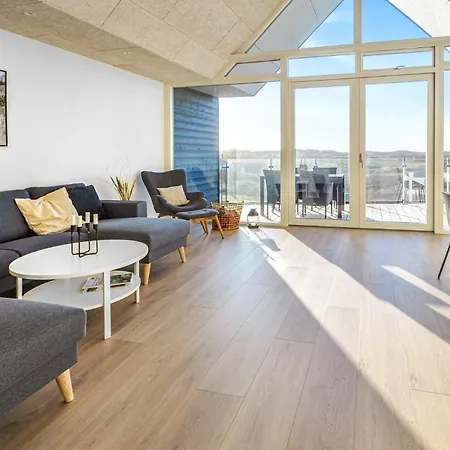 Gorgeous In With House A Panoramic View